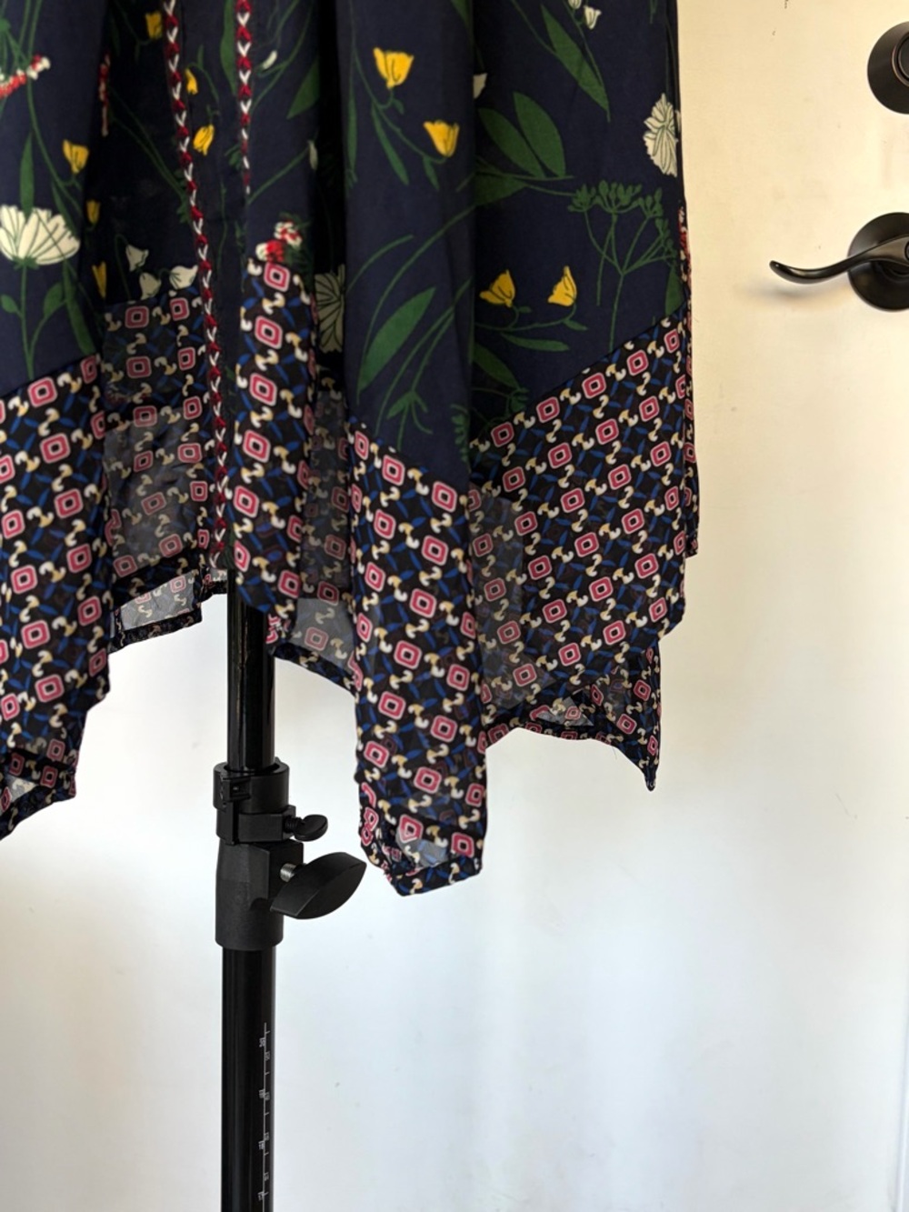 Liza Luxe Short Sleeve Floral Midi Dress, Handkerchief Hem, embroidery, XXS, EUC - Picture 6 of 10